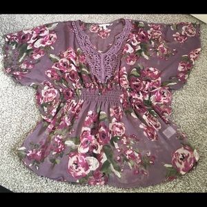 Candie’s Floral Butterfly Sleeve Top